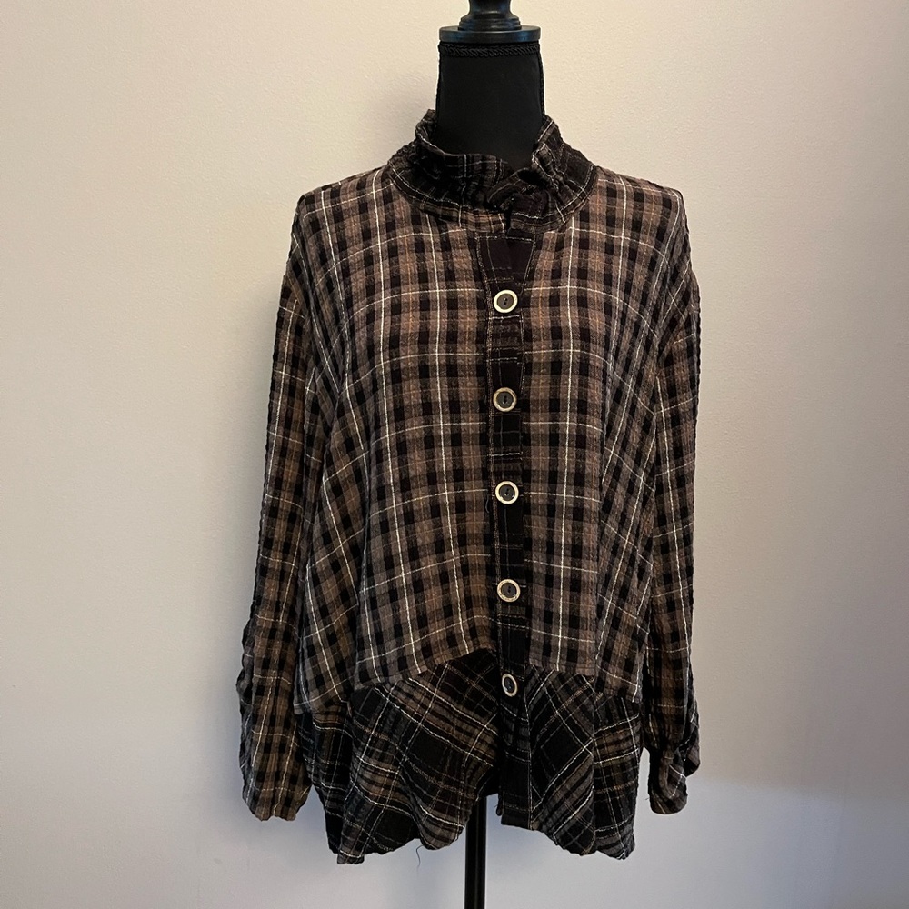 Habitat Size XXL Top in Black and Brown